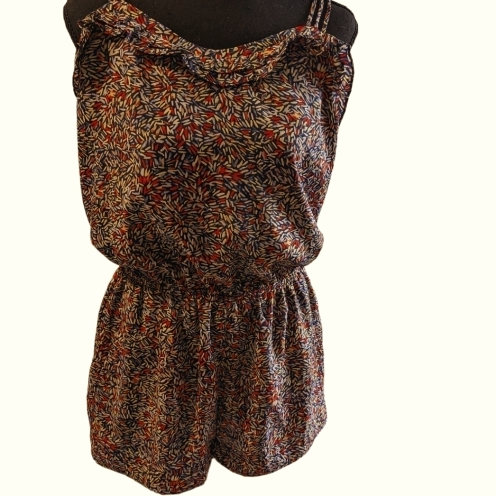 BCBGeneration confetti summer romper size medium. Beachy summer style